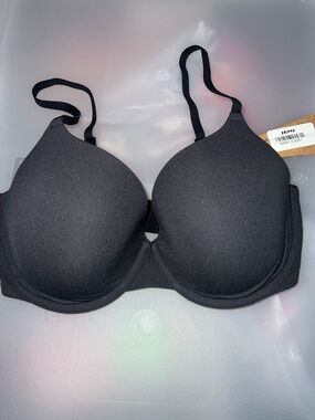SKIMS Fits Everybody Tshirt Bra in Onyx 32DD